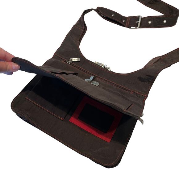 Baggallini Cross Over Crossbody Bag Medium Size - Picture 6 of 9